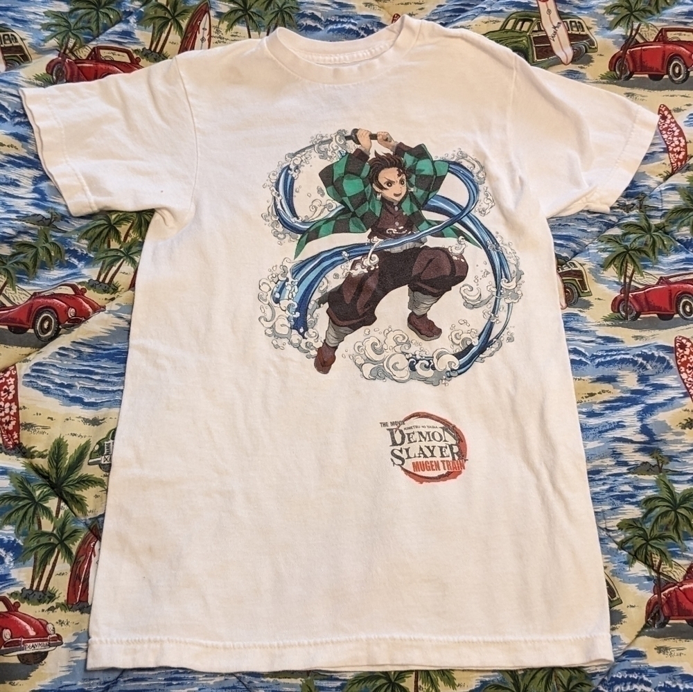 Demon Slayer Mugen train the movie graphic tee size small